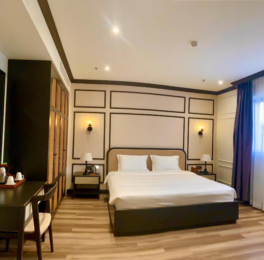 Hotel Khach San Robin Gia Nghĩa Exterior foto